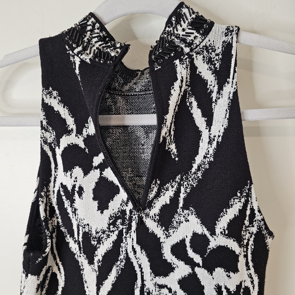 Women's WHBM mock neck sleeveless fitted knit sweater in XS - Picture 5 of 7
